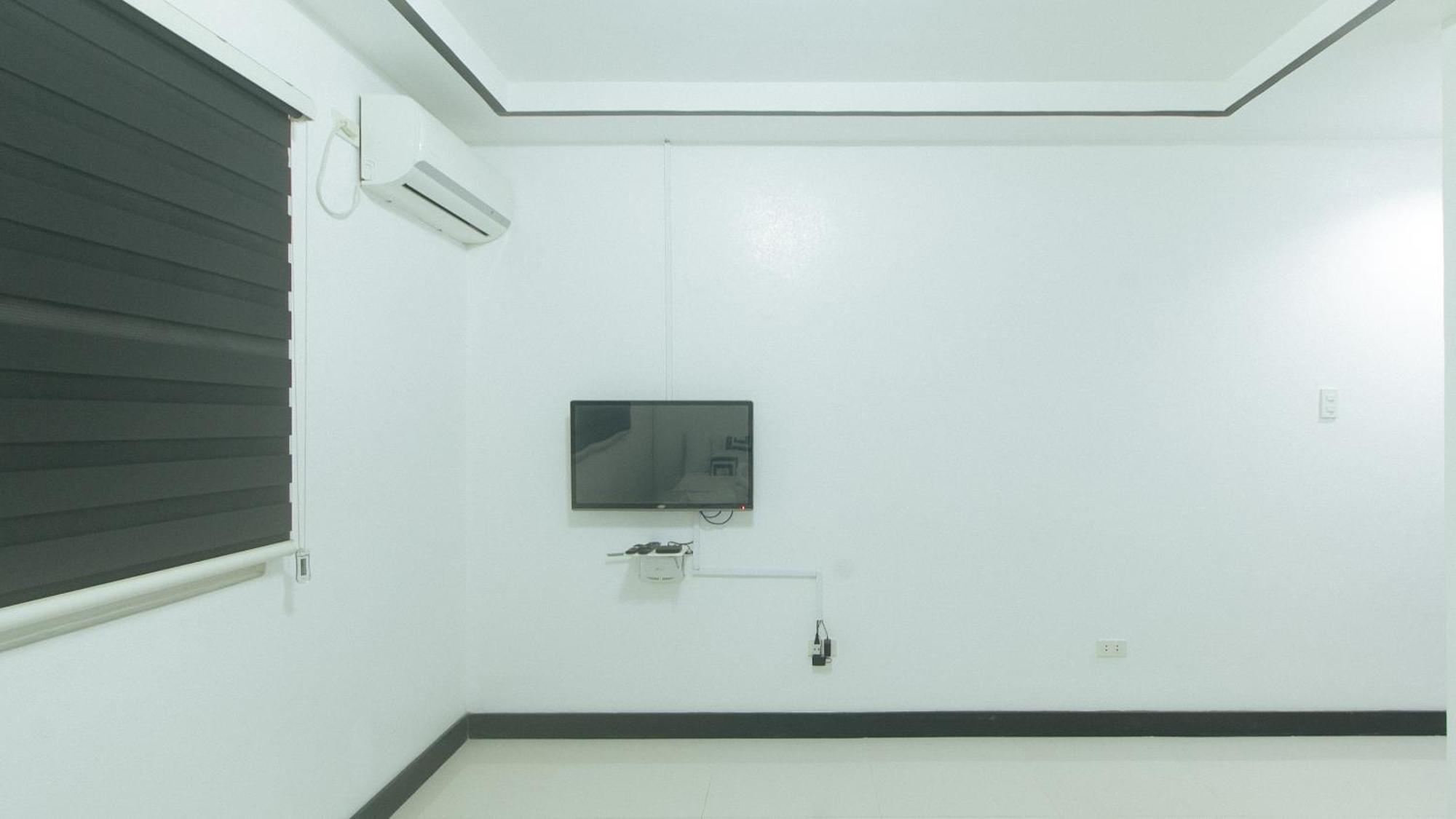 Lavita By Reddoorz Angeles Exterior photo