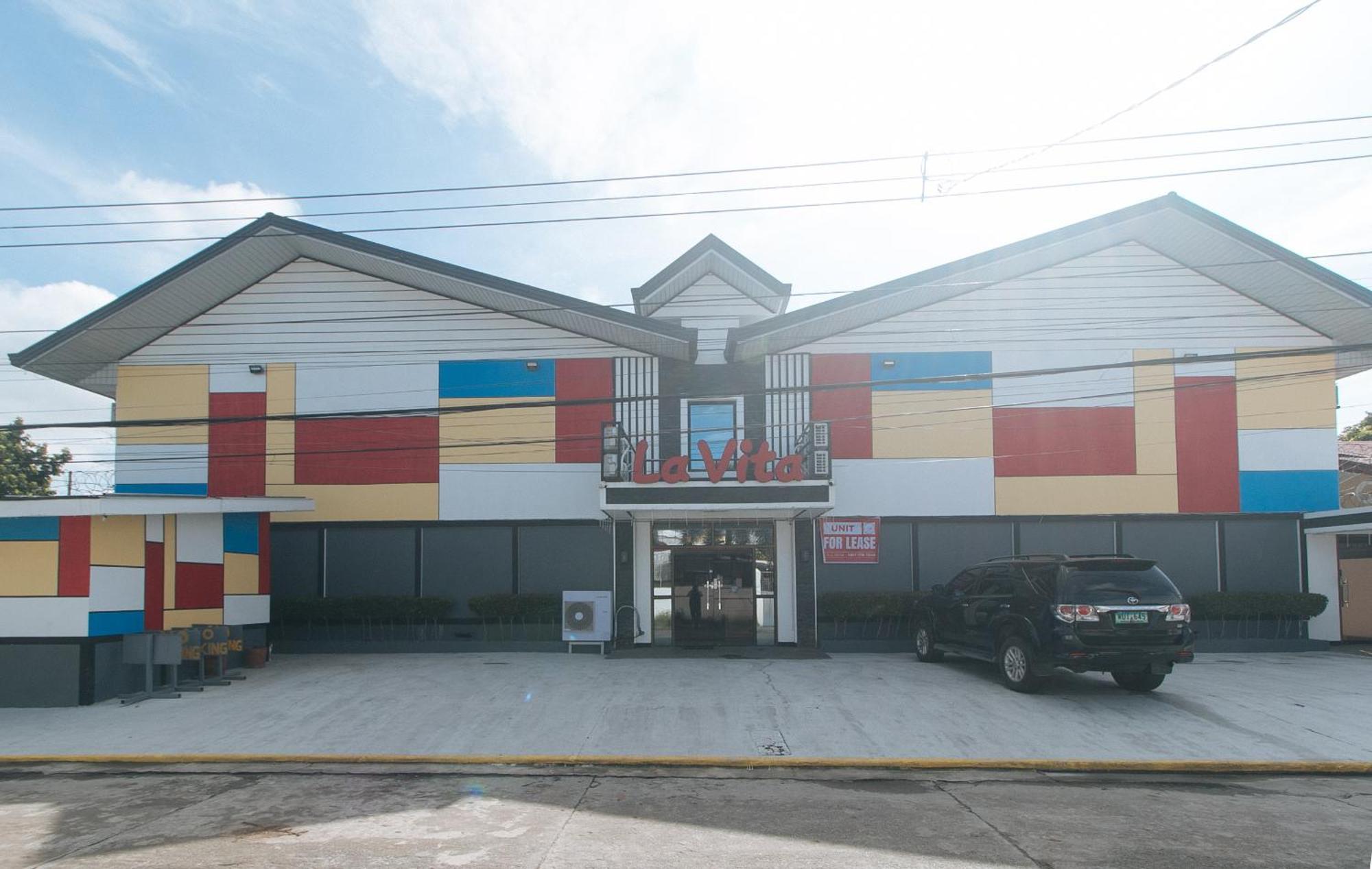 Lavita By Reddoorz Angeles Exterior photo
