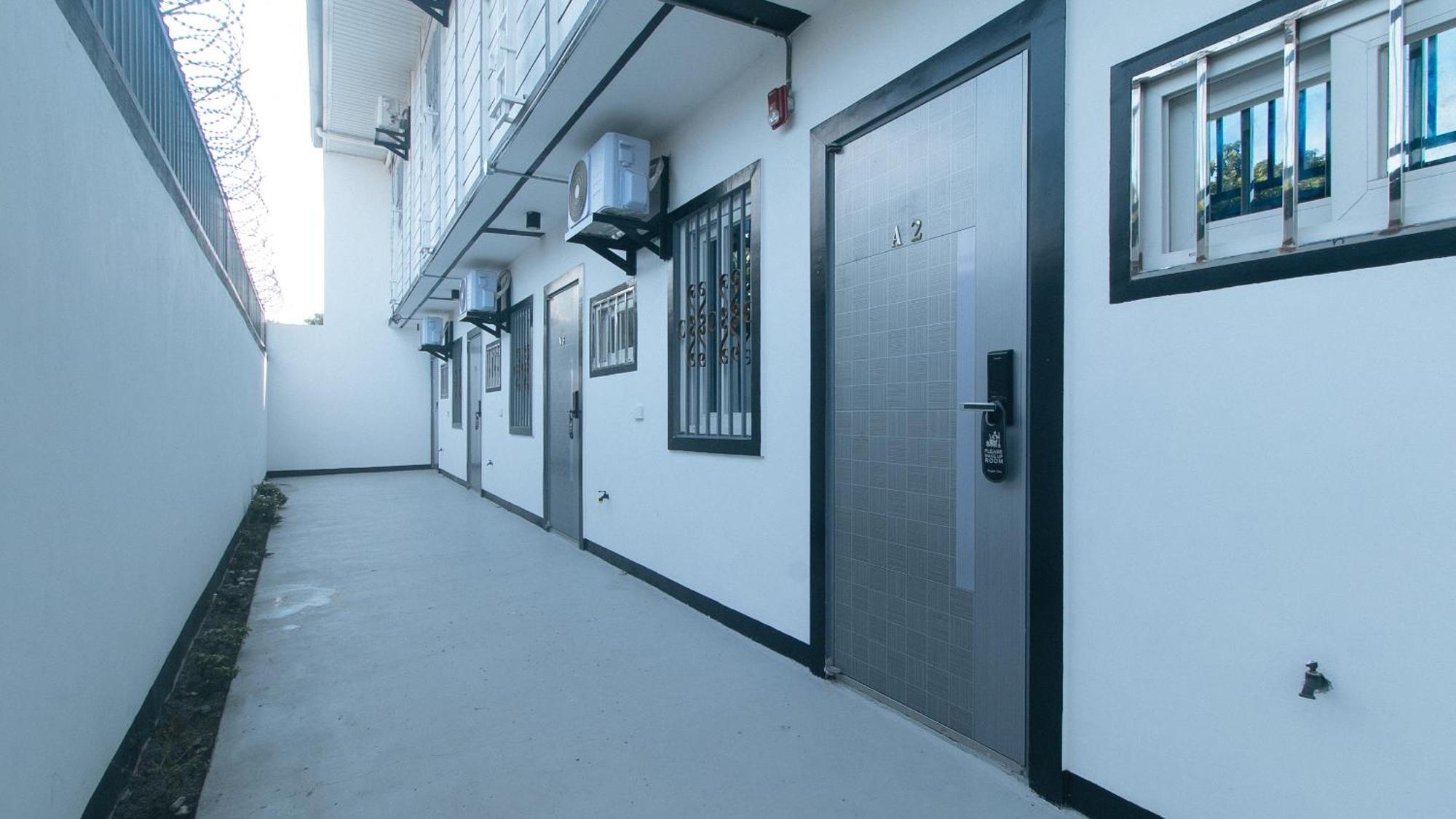 Lavita By Reddoorz Angeles Exterior photo